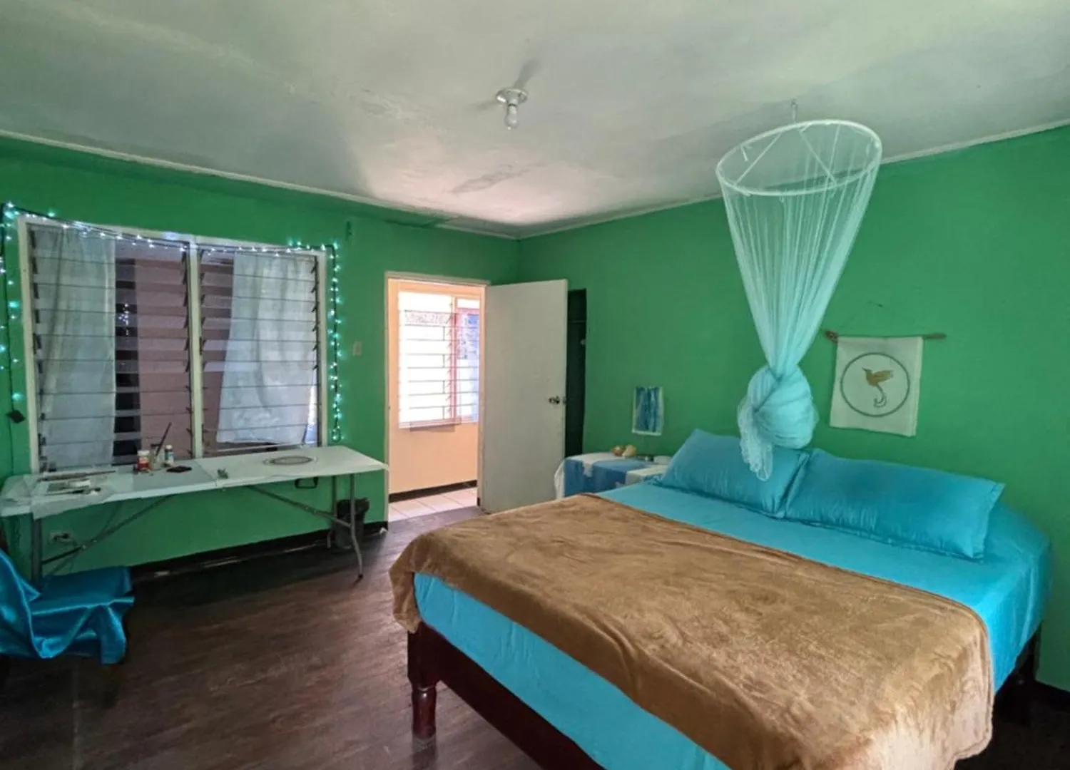 A Private Room In A Creative Space By The Sea Tower Isle
