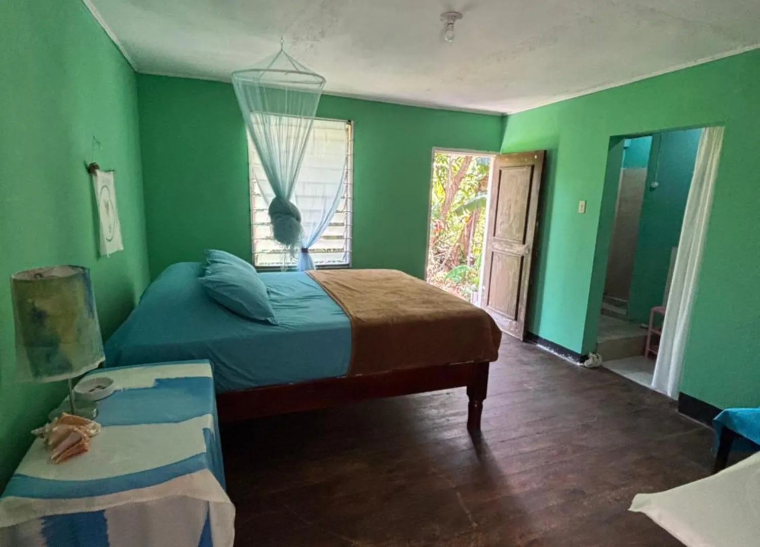 A Private Room In A Creative Space By The Sea Tower Isle